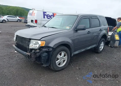 2012 Ford Escape Xls z USA, uszkodzony, nr VIN 1FMCU0C74CKB60736